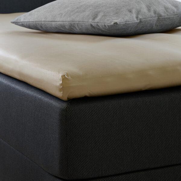 Unikka Kuvertlagen 200x200x5 7 Sand Satin Fra Unikka By Drømmeland