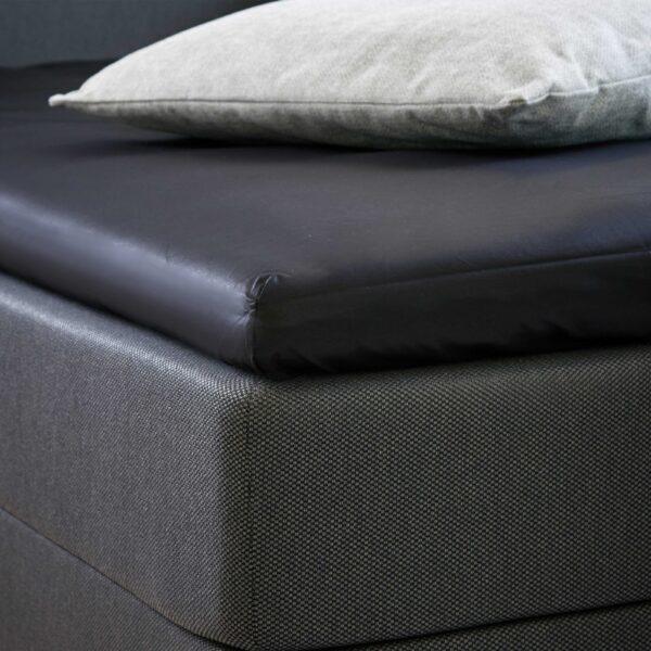 Unikka Kuvertlagen 200x200x5 7 Sort Satin Fra Unikka By Drømmeland