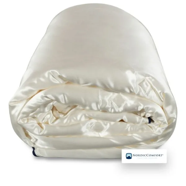 Silkedyne 140x200 Cm Helårsdyne Med Silkebetræk Nordic Comfort 100% Langfibret Mulberry Fra Nordic Comfort - 5714589007804