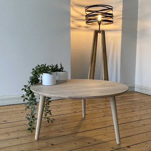 Ct 10 Sofabord I Massiv Eg Og Diameter 80 Cm Højde 50 Cm Sæbebehandlet
