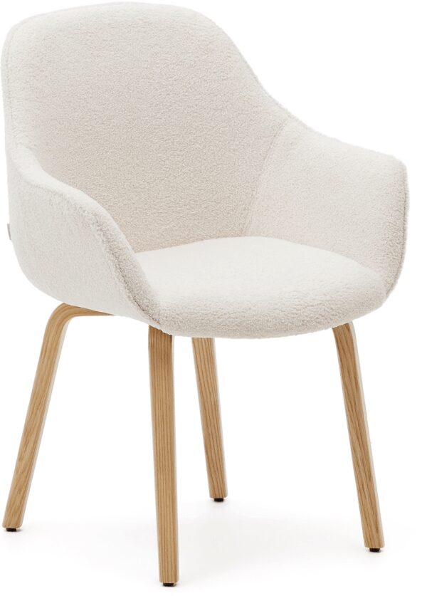 Spisebordsstol Aleli Med Armlæn Hvid Natur Shearling Look Og Asketræben Fra Kave Home - 8433840884127
