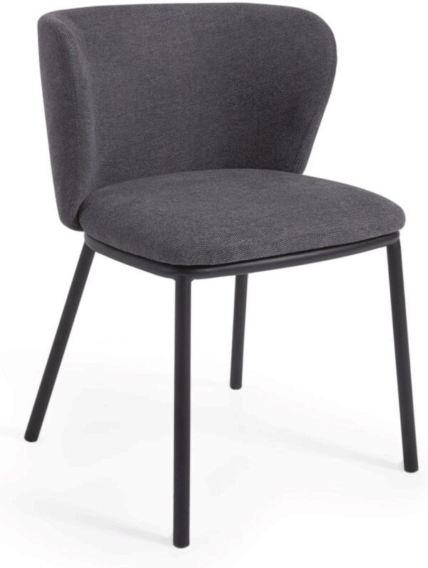 Spisebordsstol Med Armlæn Ciselia Mørkegrå Chenille Stof Mat Sort Stel Bæredygtig Nordisk Design Fra Kave Home - 8433840761787